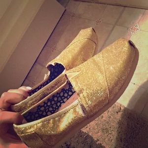 GOLD GLITTER TOMS